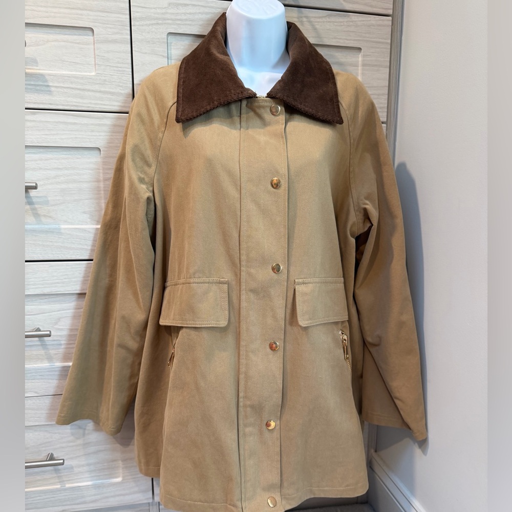 Tan Women's barn jacket with brown corduroy collar size M/US6